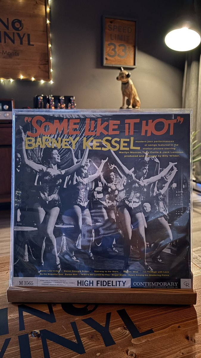 _ja_zy's tweet photo. Barney Kessel - Some Like It Hot. Contemporary Records M-3565. Recorded in 1959. #barneykessel #contemporaryrecords #jazz #vinyl #records https://t.co/2tFjra9cS8