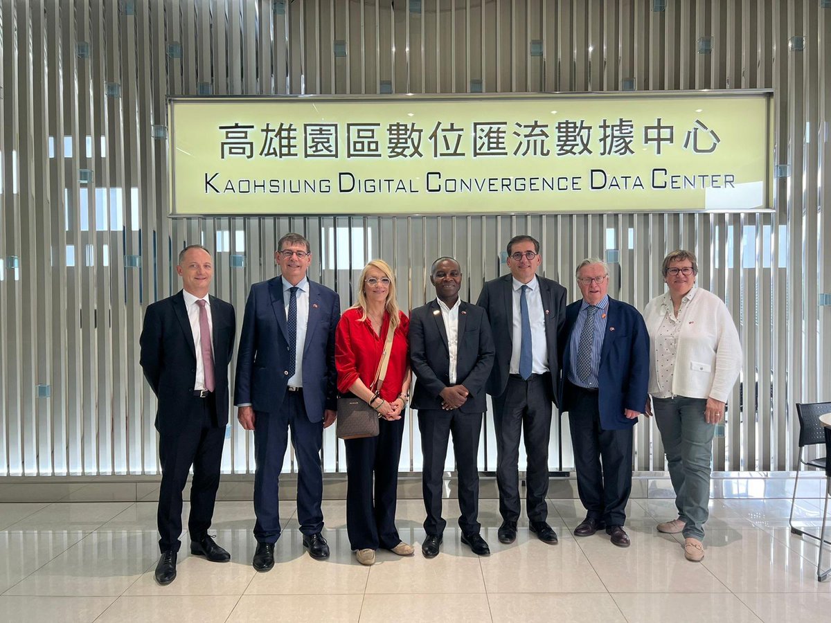 DEVESA3's tweet image. @Senat ➡️ #Taïwan - J4
La culture française brille à #TaÏwan et sa stratégie numérique en fait le hub technologique en #Asie.
@ChingteLai @chia_lung @MoNDefense @MOFA_Taiwan @protect_taiwan @francediplo @ProvenceTaiwan @TaiwanEnFrance @DidierMandelli @gerard_larcher