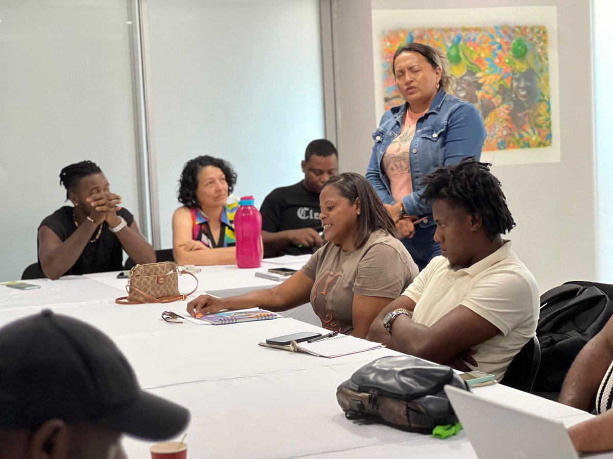 UAcuerdoPaz's tweet image. #Agenda 📌 | Continuamos en #Chocó con nuestra apuesta pedagógica con la Red Ciudadana Cuidar lo Público para Alcanzar la Paz 🌱. Con participación de 35 líderes y lideresas 👥 fortalecemos el control social y la participación para cuidar lo público en los territorios. 🧵1