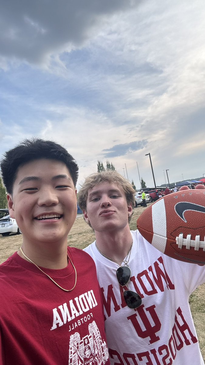 JohnFKF's tweet photo. I remember doubting the IU football team last season, I WAS AT THE ILLINOIS GAME, and watch them blow out Illinois. And @connorchoi17 told me “watch out for the Hoosiers” congrats to Fernando and congrats to IU https://t.co/IS1y1qOLND