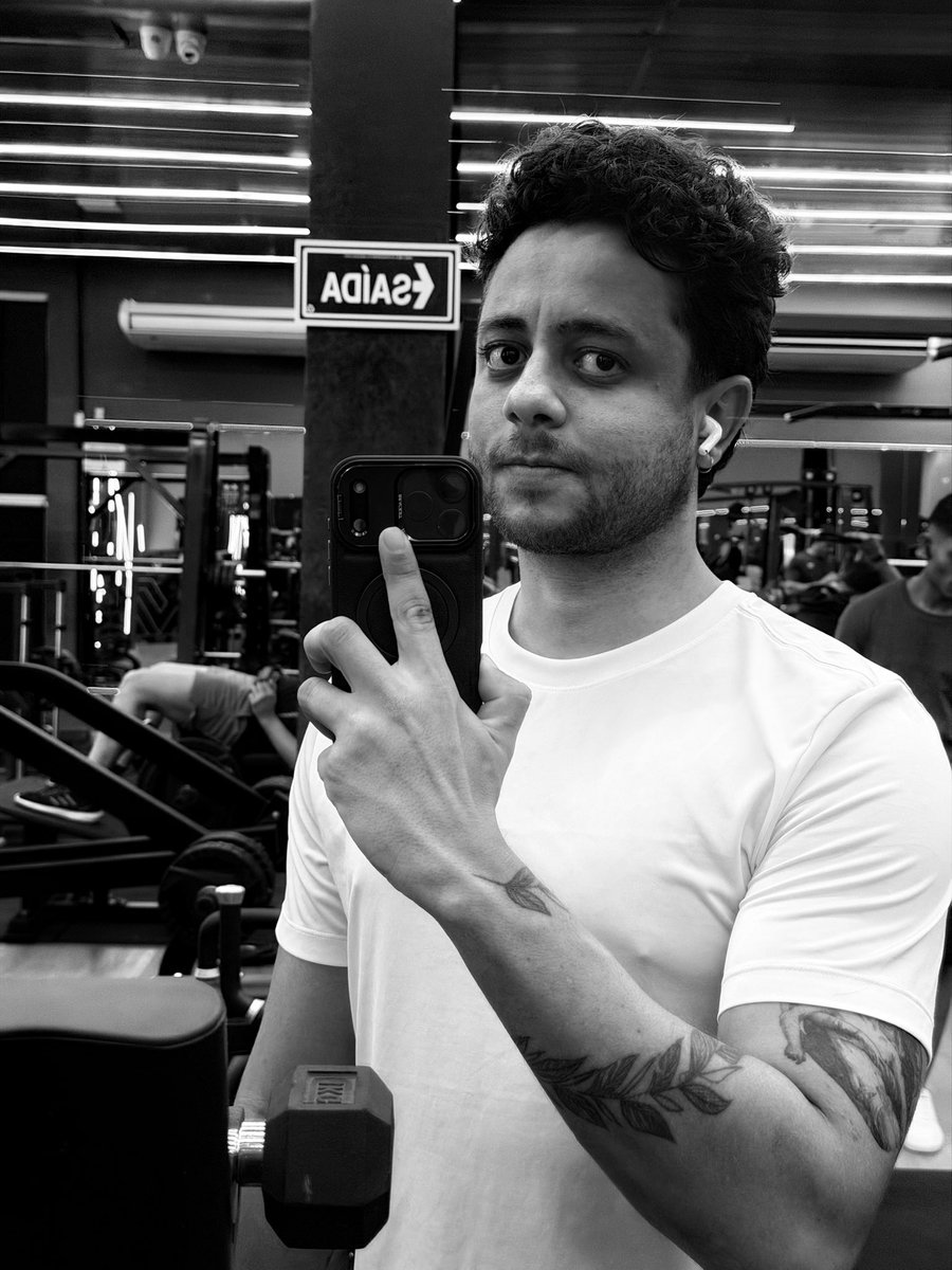 vic equilibrado tweet media