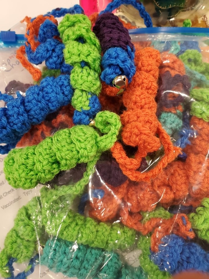 IBRescue's tweet image. Want to be an IBR #toyfairy? ✨ Our kittens love taking a special handmade toy to their new homes! Here are some of the adorable gifts our volunteers have made. Join us to help spread more joy! 💜 
#savinglives #gratitude #ittakesavillage #donationswelcomed