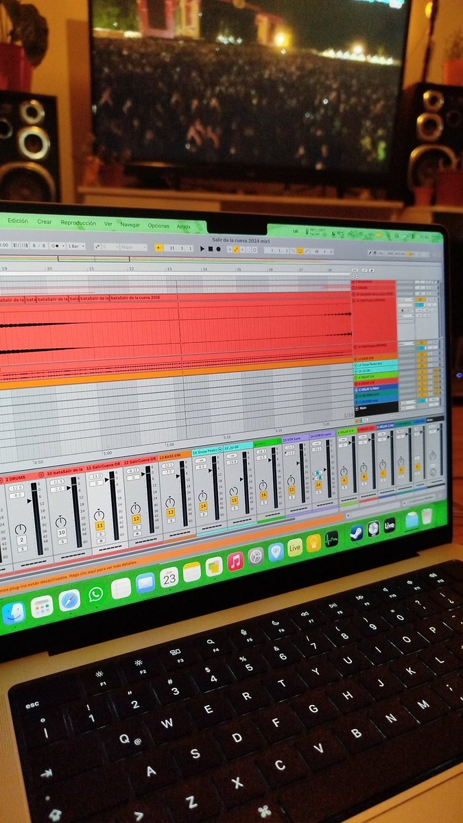 DandyNapoleon's tweet photo. Jueves de edicion
a puro ableton
🧉 o ☕... 🫪 https://t.co/MWlT5PAWss