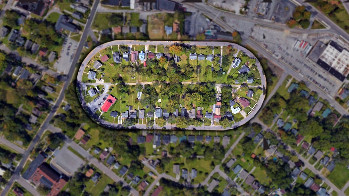 botaniccal's tweet photo. You might find this interesting @RacingAerials 

There's an old speedway (not NASCAR, it was horse racing and VERY limited motor carriage racing) in my city. But the track never went away, and a neighborhood got built around it https://t.co/pJTzkMxf7c