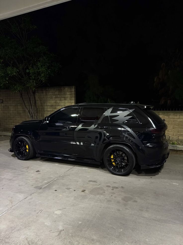 autochat360's tweet photo. Blacked Out Trackhawk🔥 https://t.co/PMowubCJwF