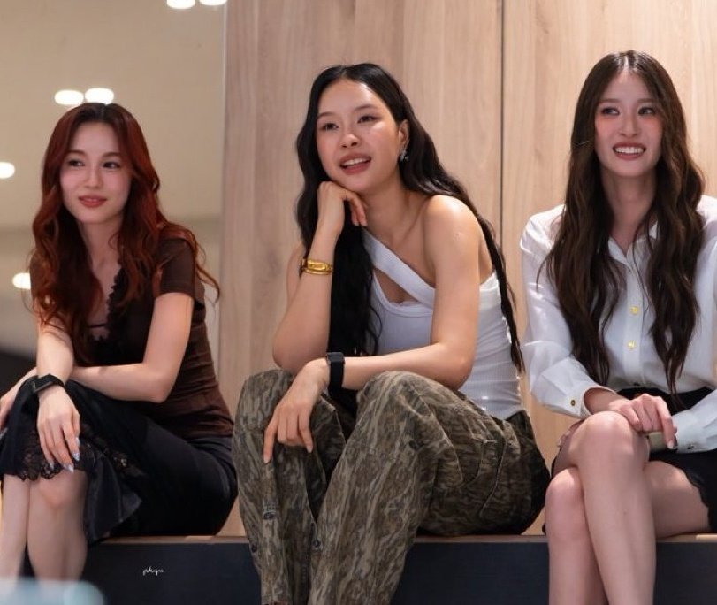 23.5                                               girl rules