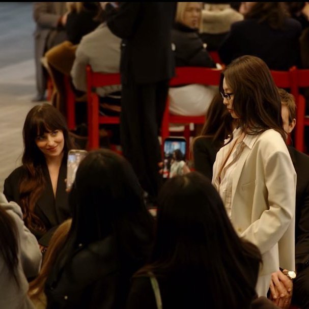 analis. 🧛🏻‍♀️ tweet media