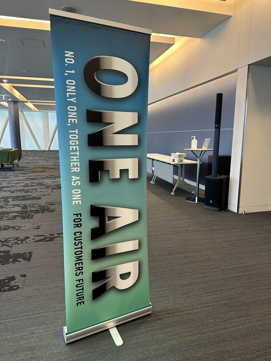 air_recruit's tweet image. ＼年に1度のユーザー会を開催💁‍♀️／ 

弊社のお客様にお集まりいただき、
セキュリティやAIに関する取り組みの
情報交換を行いました🌱

リアルな声が飛び交う、
とても有意義な時間となりました☀️

詳細はまたシェアします〜！

#27卒 #IT #AI #採用
#企業公式つぶやき部 
#企業公式相互フォロー祭り