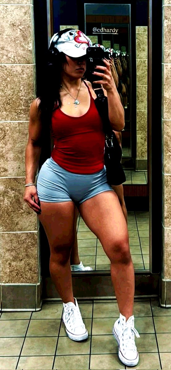 𝑹★𝑿𝑨𝑵𝑵𝑬 ⋆｡°✩ not @roxanne_wwe tweet media