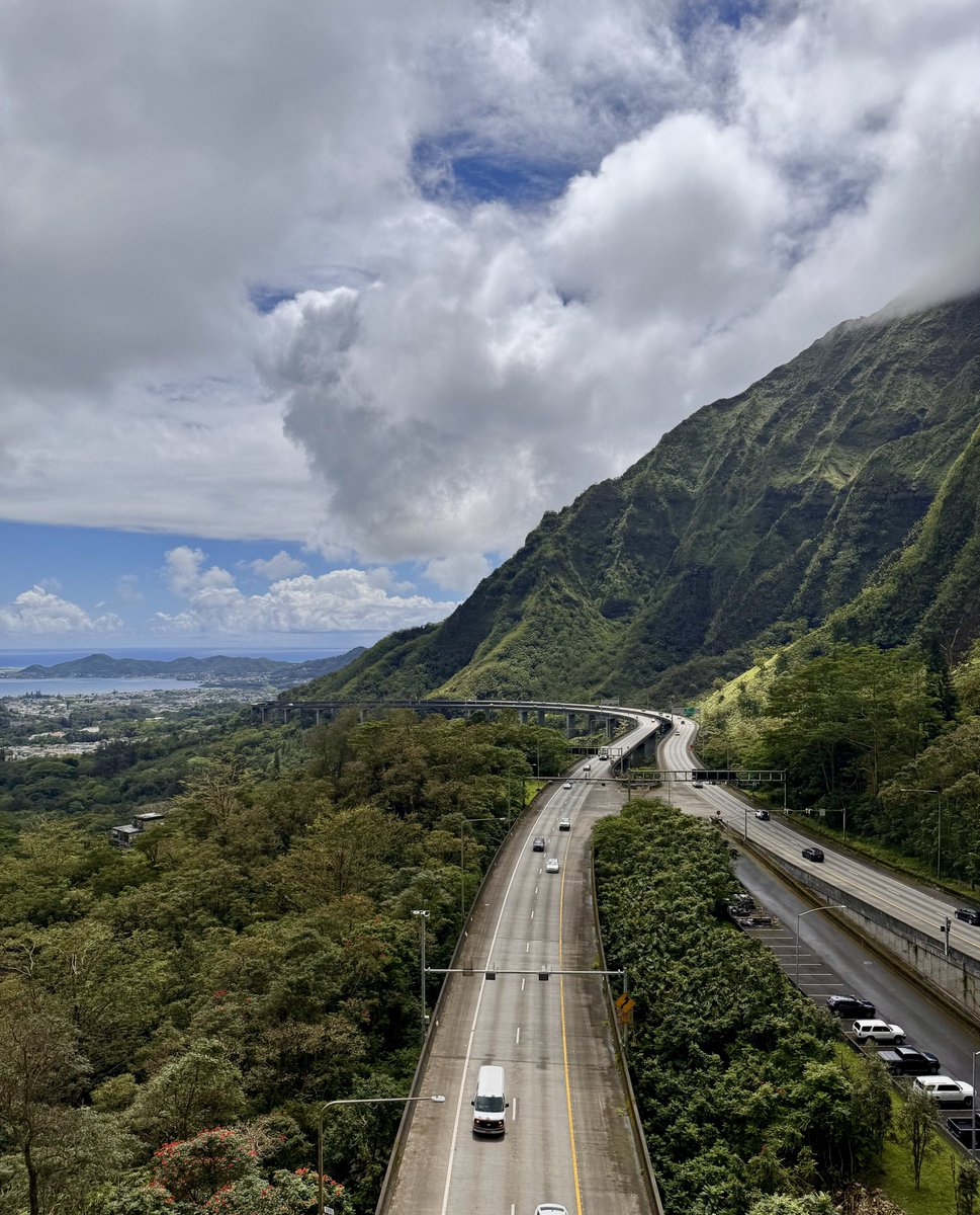 itehawaii's tweet photo. Thanks to Hawaii DOT for hosting our technical tour of the Transportation Operations Center and O&amp;M Infrastructure Facility located at the H3 Tunnels! @Western_ITE @ITEhq https://t.co/tHiS6PUXVZ
