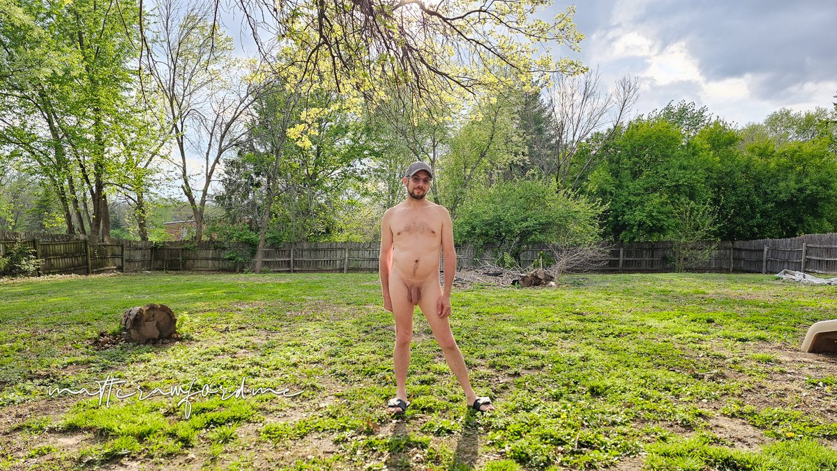 ndstmatt's tweet photo. In school I was ashamed of my body and wouldn't allow anybody to see me nude in the locker room. Funny how that has changed. Now I'm ok with anybody seeing me nude as my self confidence is through the roof.

Repost #unashamed #nakedliving #nudism #nudist #bodypositive #NaturistLifestyle #IAmtheFaceofNaturism