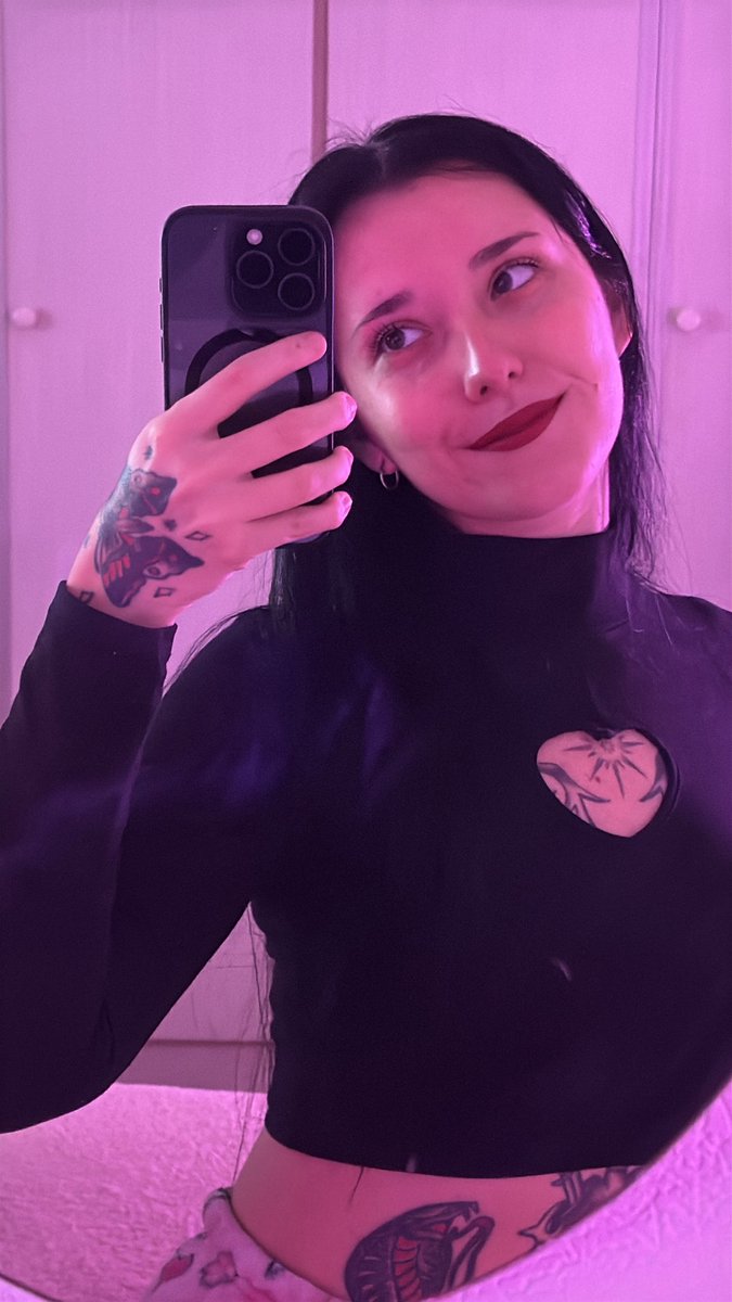 En vivo.
Segunda oportunidad a Alan Wake el otro día me enojé un montón. El escritorio sigue llorando

Kick.com/NANINU