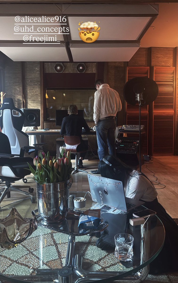 hannie ☻ tweet media