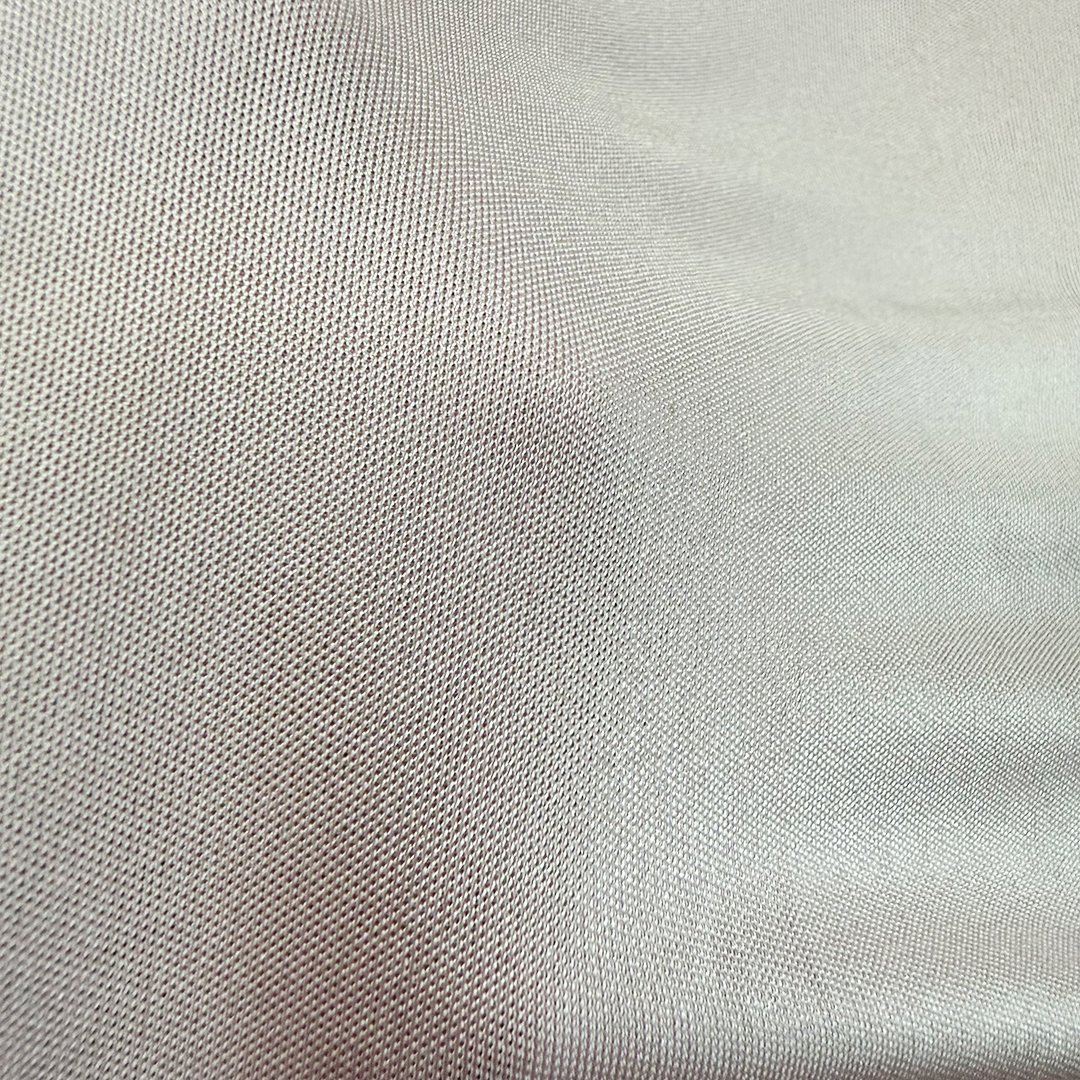 mansphil_silk's tweet image. Silk / Viscose Double Jersey
23%Silk+77%Viscose
📏Weight: 160GSM | Width: 44"-60"
👗Ideal for blouses, dresses, loungewear, and elevated basics
👉DM now for more details
📧freda@sailis.cn
📞+86 13812712101
🌐6asilk.com
#Silk #Jersey #Fabric #Kniteed #ClothingDesign