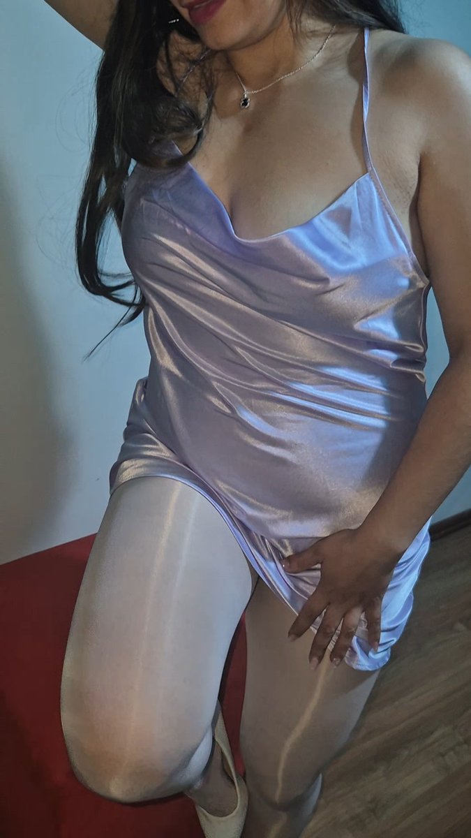 newpantyhose's tweet image. El satinado le biene bien 🥰❤️😊😏🤗🔥#pantyhose #pantimedias #nylon #legs #leggspantyhose 

onlyfans.com/newpantyhose