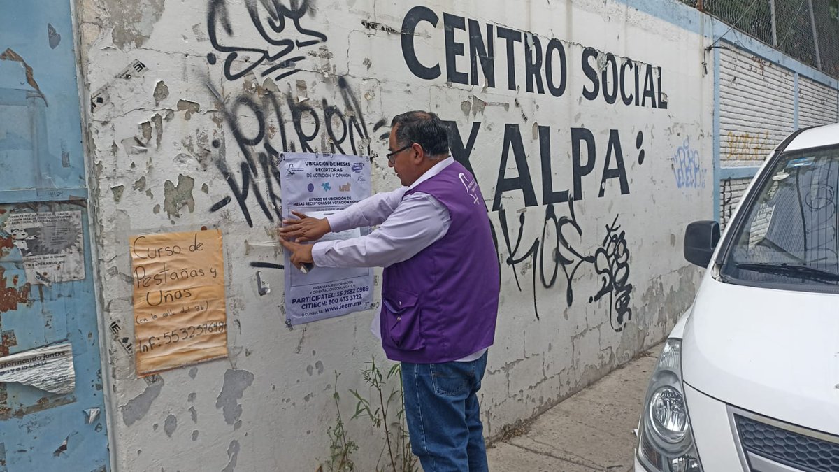 Distrito27IECM's tweet image. El personal de la #DD27 inicio la colocación de carteles con los listados de la ubicación de la Mesas Receptoras de Votación y Opinión para la Jornada Electiva y Consultiva del próximo 3 de mayo

#SomosDD27
#HazLaLuchaPorTuComunidad