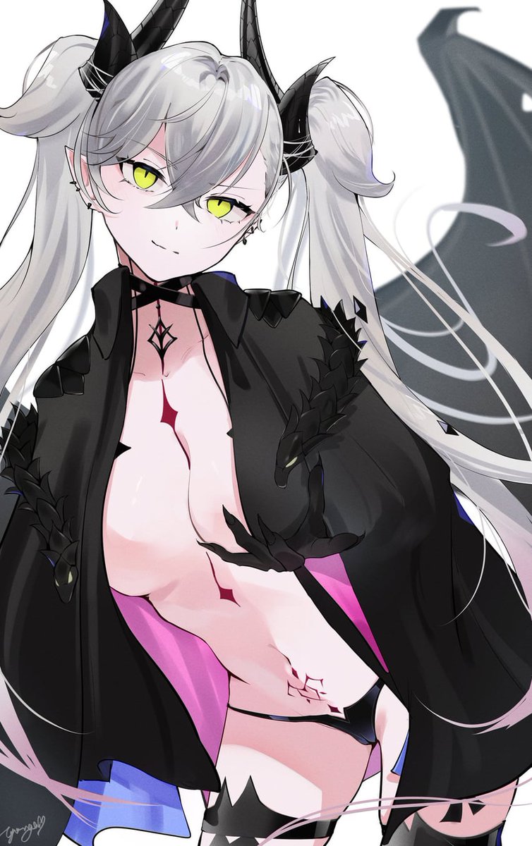 MotherofSuccubi's tweet photo. Stealing @ChasingIdeals's bed– https://t.co/drGv0dJpPB