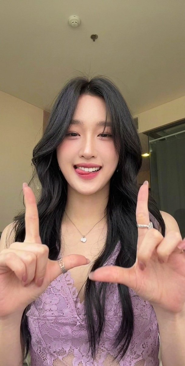 FAYE512222's tweet image. เป็นแฟนคลับสายซัพพอร์ตค่ะ ไม่เน้นสั่งการ เน้นนั่งยิ้มเวลาเจอพี่ฝ้ายและน้องอะตอมก็พอ เราเป็นแค่แฟนคลับไม่ต้องสั่งให้ศิลปินทำตามใจเราทุกอย่างหรอก อย่าทำตัวเหมือนเป็นเจ้าชีวิตพี่เค้าเลย ที่พวกเค้าทำให้เรามันก็ดีที่สุดแล้วนะ

#FayePeraya  #AtomPariya 
#FayeAtom