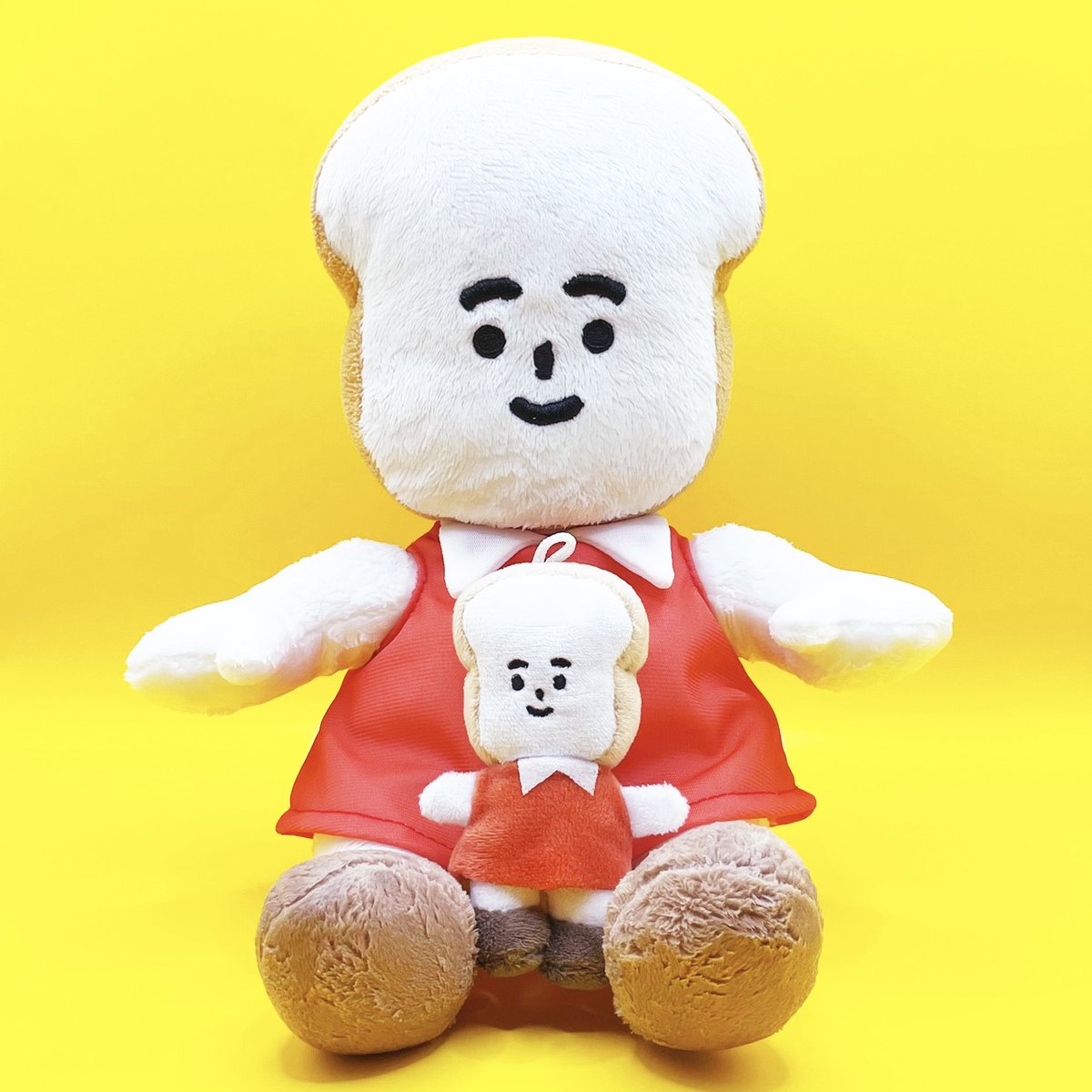 ぬいぐるみ世代交代🍞 これからは2代目（小さい方）がたくさん登場するよ🕺