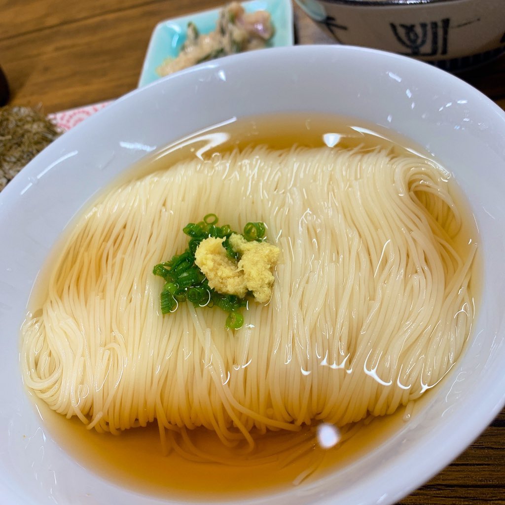 ららべる tweet media