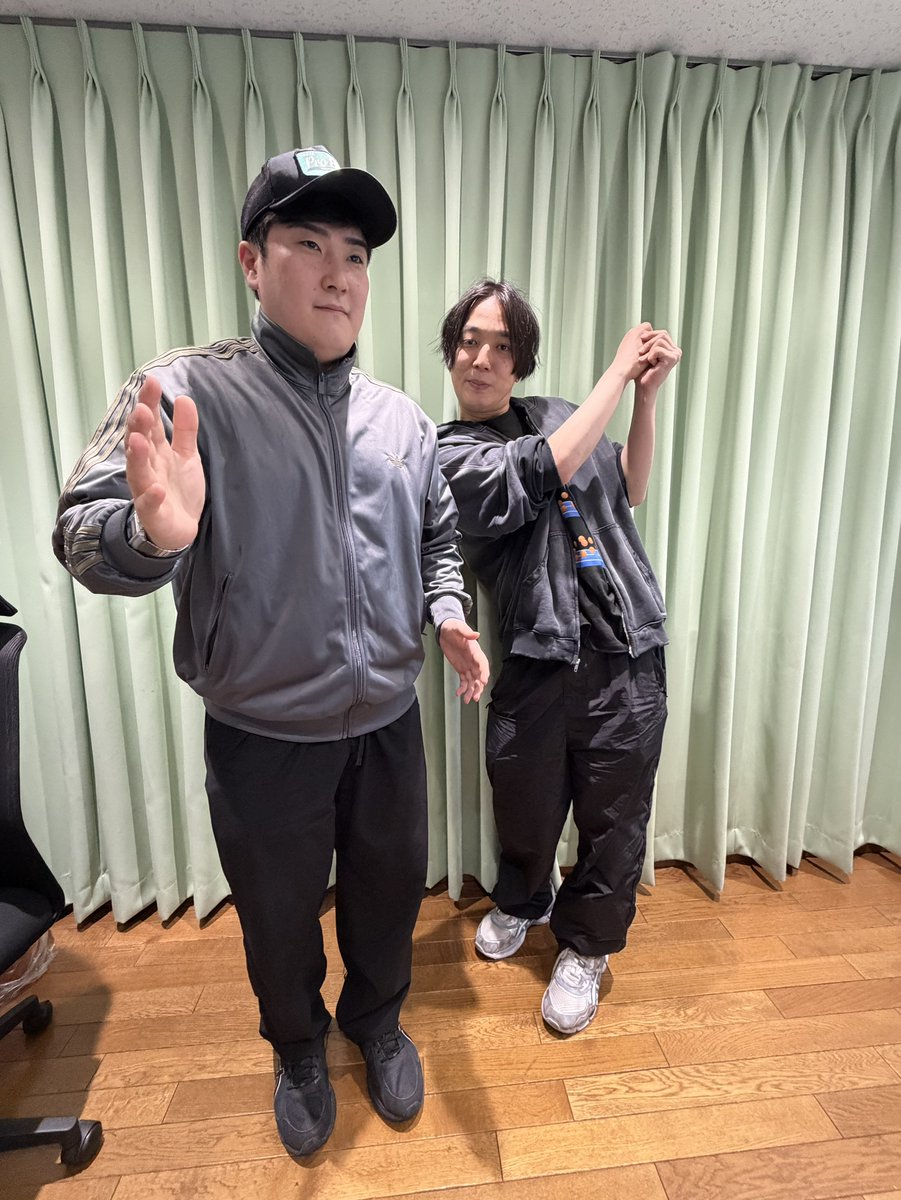 ／
23時からは #あエレガンス
#47　全員アンドロイドやし　配信です📱
＼

野球トークに花が咲きます。
タキノが「公開処刑」だったと語る、高校時代のソフトボール大会。その真相とは…

コーナーは「炎の19番ナイトホール」です⛳

🎧ここから聴けます
linktr.ee/a.elegance