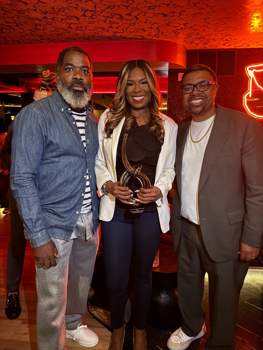 AmericaVotes's tweet photo. Congrats to our ED Daria Dawson on receiving the Sankofa Freedom Award from @collectivepac &amp; @bmvproject! True leaders in the work  to defend and strengthen our democracy. https://t.co/3HYP54AGhG