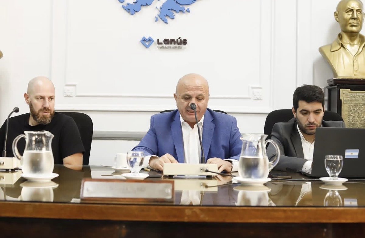 FPLanusHCD's tweet photo. En la tarde de este jueves, llevamos a cabo una nueva Sesión Ordinaria en el @hcdlanus https://t.co/sMPT3P8gIB
