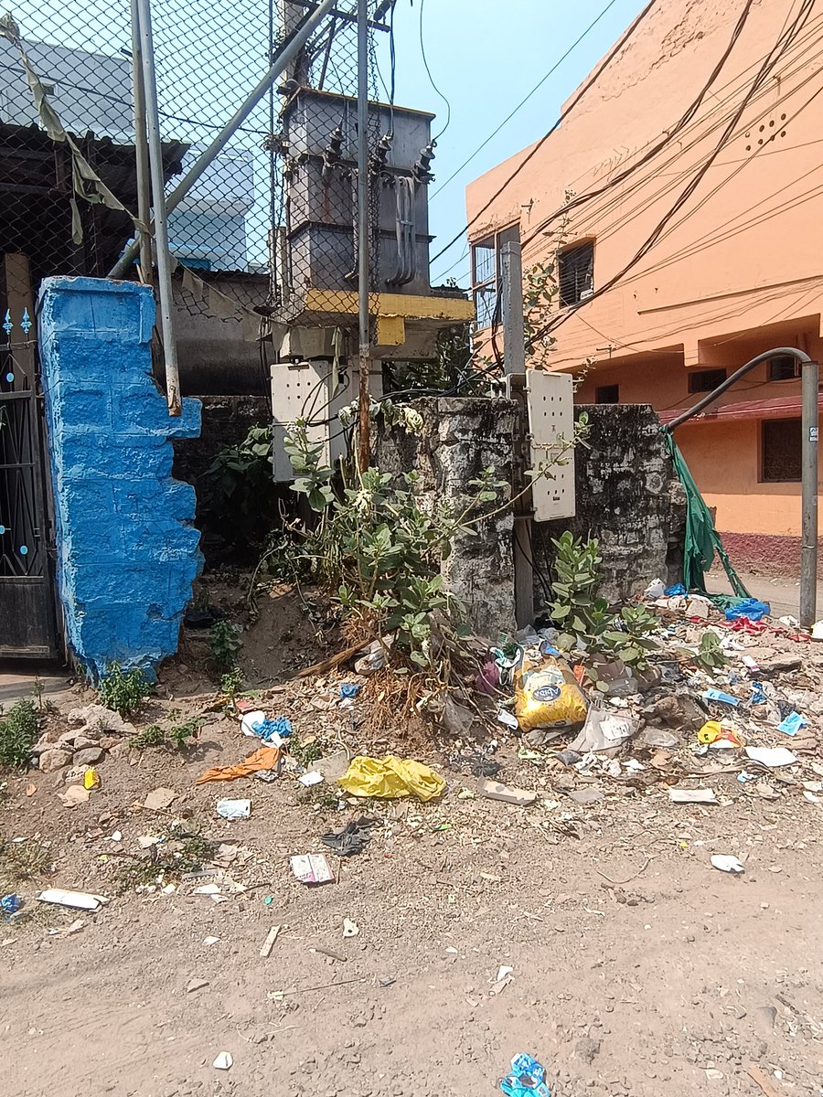 Hafeezindian's tweet photo. @asadowaisi @zulfeqaraimim  Dear sir cleaning supervisor deliberately targeting our area. On daily basis or alternative day garbage not removing besides hussaini alam tara madam area clinic several complain against him no sweper coming. @CommissionrGHMC @GHMCOnline @thesiasattv https://t.co/GP5bt9iZ0j