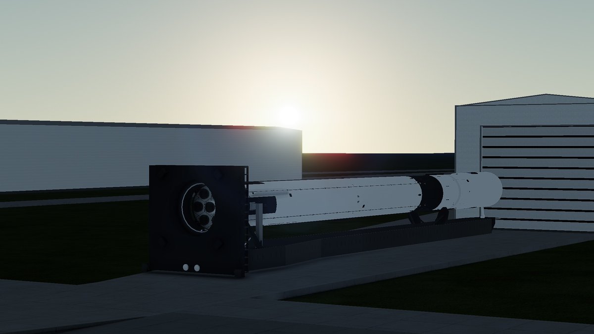 Helios_JNO's tweet photo. Tundra rolls out to the pad ahead of a full wet dress rehearsal in preparation for launch, next time it leaves the launch pad will be under its own power as soon as may 2nd. https://t.co/vBFpYrOrO1