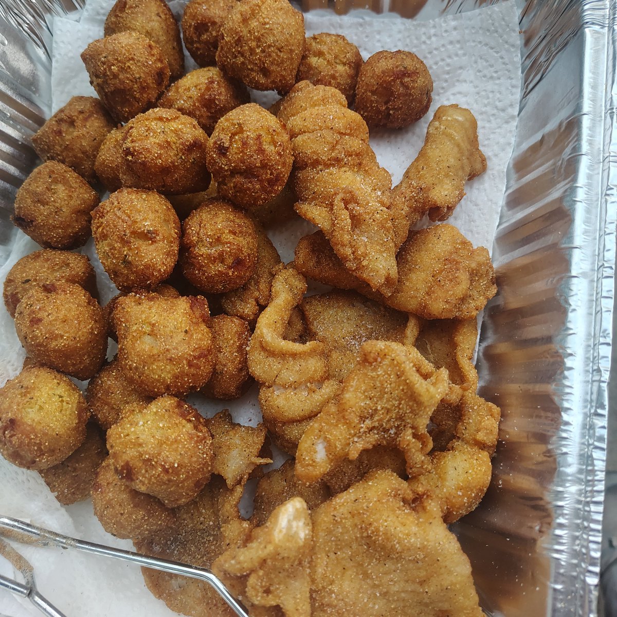 del rowdy AF tweet media