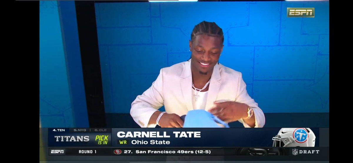 edgar13_ramirez's tweet photo. Ohio State WR dont miss! 
Nice pick @Titans 
#TITANUP https://t.co/pM8SIa5Clj