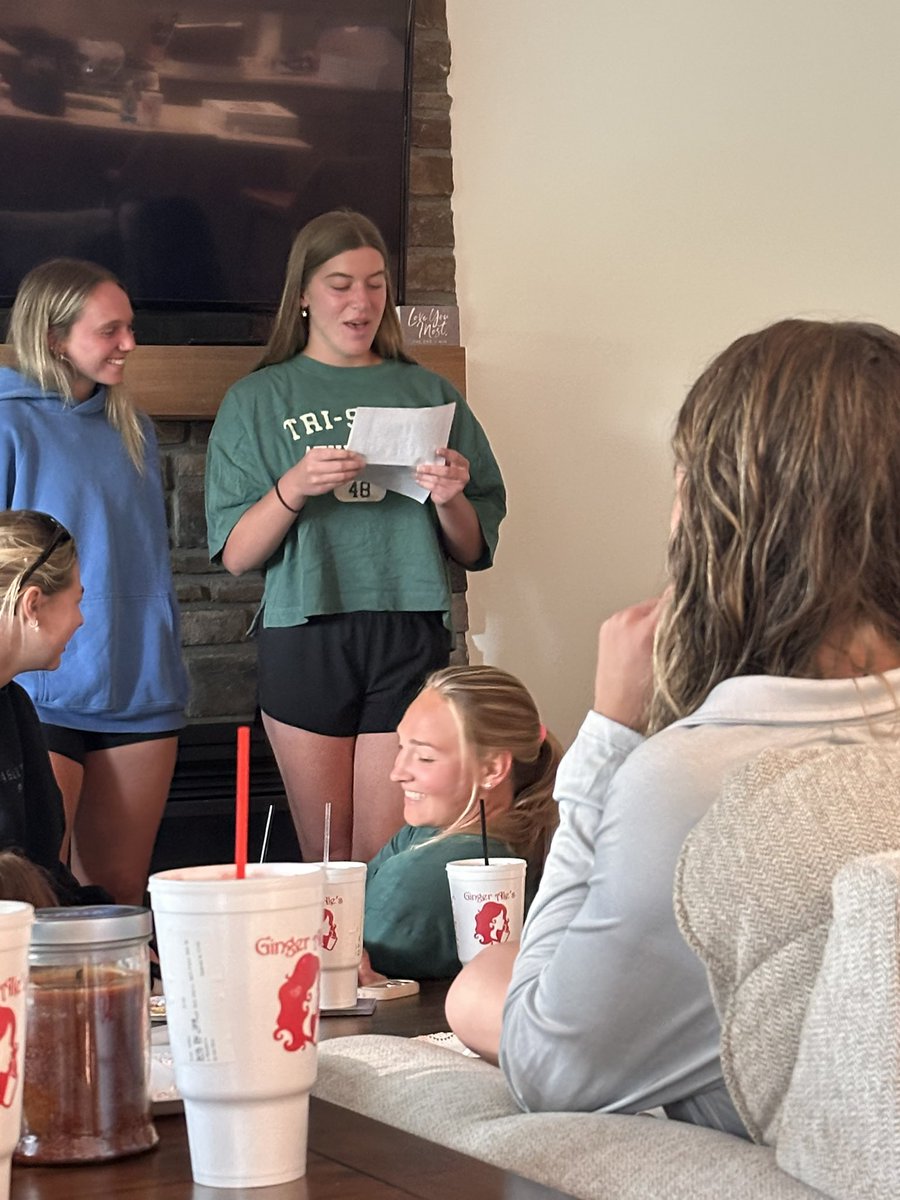 CoachWThees's tweet photo. Senior dinner where our underclassmen read speeches they write for each senior is always such a special night. These 5 have meant so much to Sycamore Softball 🥎. Bright futures ahead for all! 💙 #RollTrees https://t.co/33pHSKoxyZ