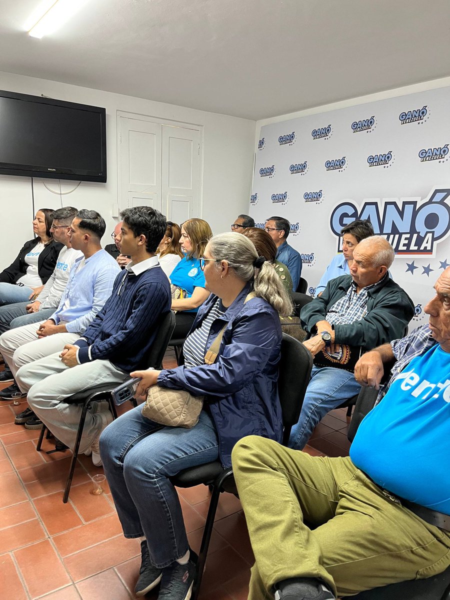 AnthoRomeroJ's tweet photo. Nuestro equipo de Baruta está activo 🇻🇪 

En Baruta no solo hay reuniones.
Hay organización, equipos que trabaja y una convicción que se siente.

Desde Bejucal, seguimos preparándonos para lo que viene.

Baruta está lista para recibir a nuestra líder @MariaCorinaYA ¡A la venezolana! 🇻🇪