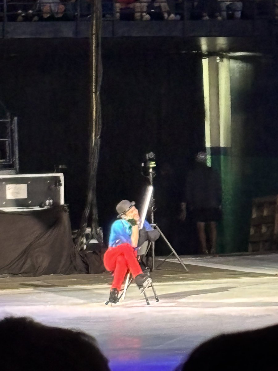 OhMyQuadBlog's tweet photo. Me watching everyone skating in #SOI26 https://t.co/ovROicY9Yd