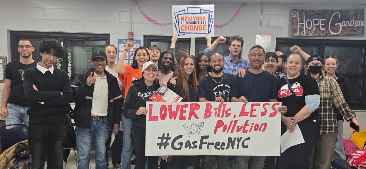 nychange's tweet photo. Gas bills are too high for peeps in East Flatbush, Cypress Hills &amp; Bushwick!

This Earth Day, we organized around #GasFreeNYC to lower their bills &amp; cut pollution. We can do it, @ZohranKMamdani &amp; @NYCCouncil. Let's get it done this budget!

(Thx @SandyforCouncil for the support!) https://t.co/dcags5rKk2