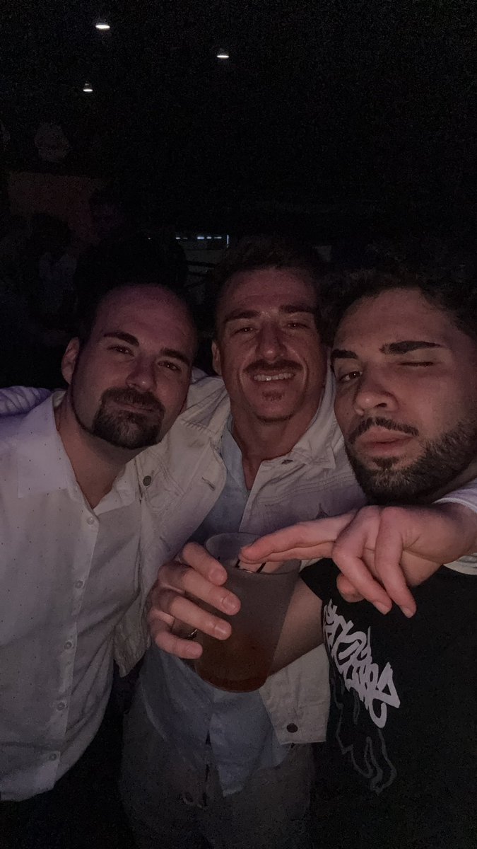 Maxi tweet media