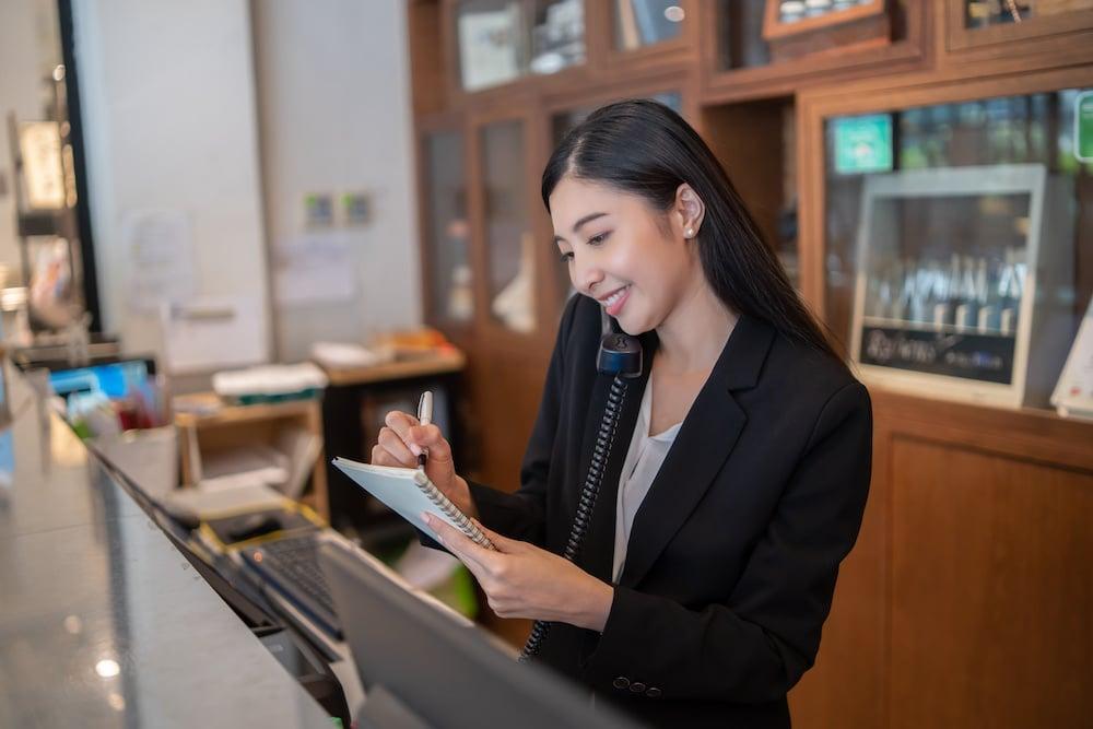 ExpressSpfldIL's tweet photo. 🏨 Now Hiring: Front Desk / Laundry Attendant 🏨
📍 Springfield, Illinois
💲 $16–$18/hr | Full-Time

Looking for someone who can do it all and keep things running smoothly! This is a multi-tasking role in a hotel setting—perfect for someone who enjoys staying busy and helping... https://t.co/UIO5SFMrEq