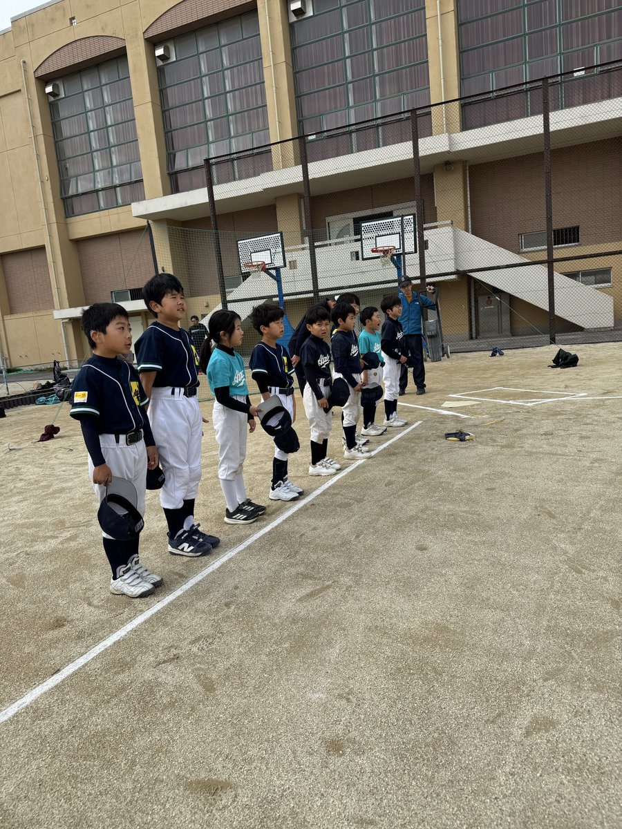 attacks_jr's tweet photo. 先週もジュニアチームの練習の横でキッズも元気に練習してました！⚾️ジュニアチームは自ら居残り練習する子も多くやる気に溢れかえっております💪🏟️キッズも試合形式練習では外野まで飛ばす子もいて大変盛り上がりました！ https://t.co/kmOwrsMnfr