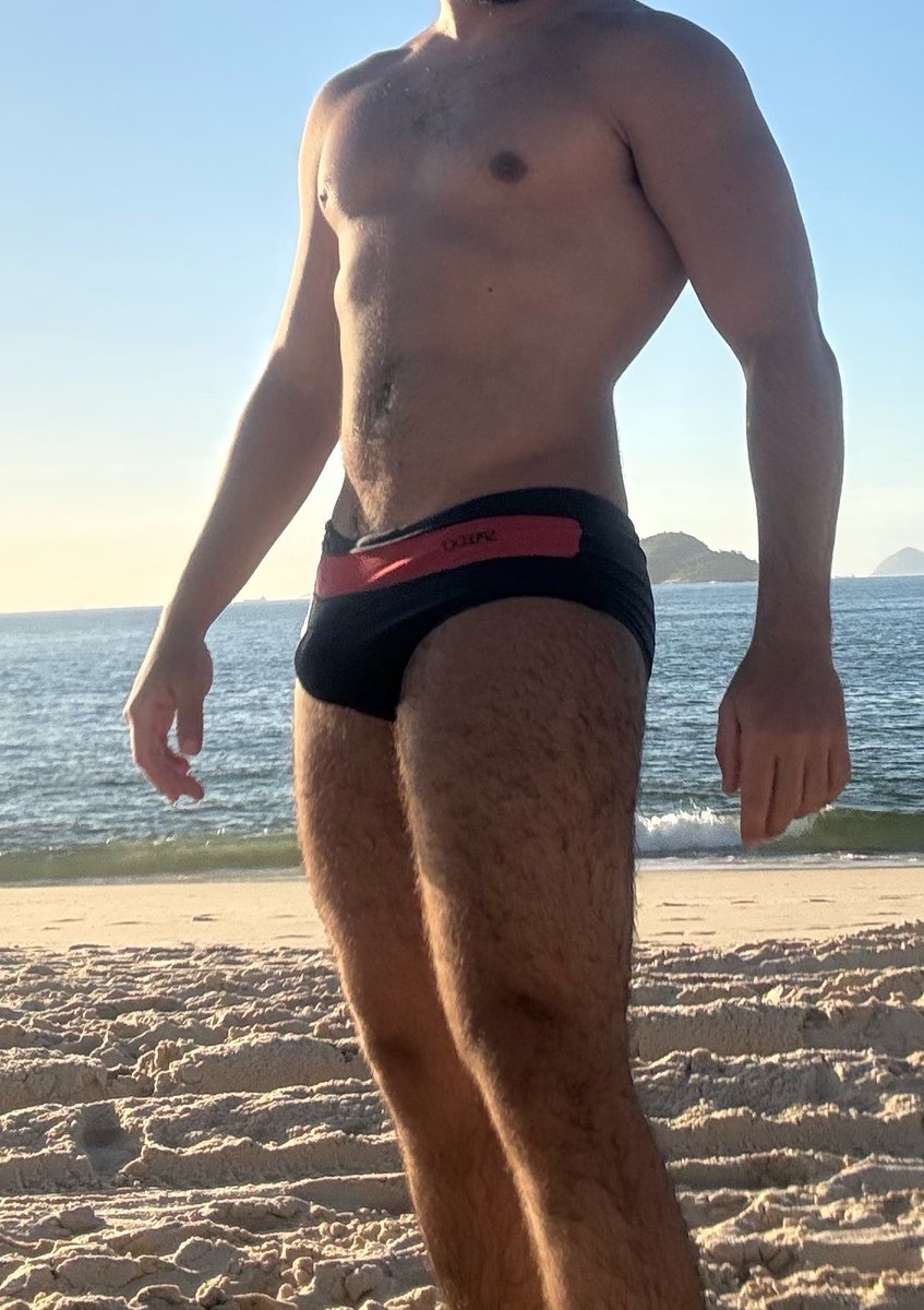 20papa's tweet photo. Sob as curvas do meu corpo, arde um desejo proibido 🔥 #speedo https://t.co/3e8KgQVqve