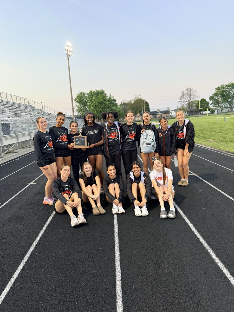 Bcreek_track's tweet photo. Beavercreek Boys &amp; Girls take 1st place and are your overall Greene County Champions! Great night for Creek T&amp;F!
#creekdesire #creektf #greenecountychamps https://t.co/LAAD6opdNL