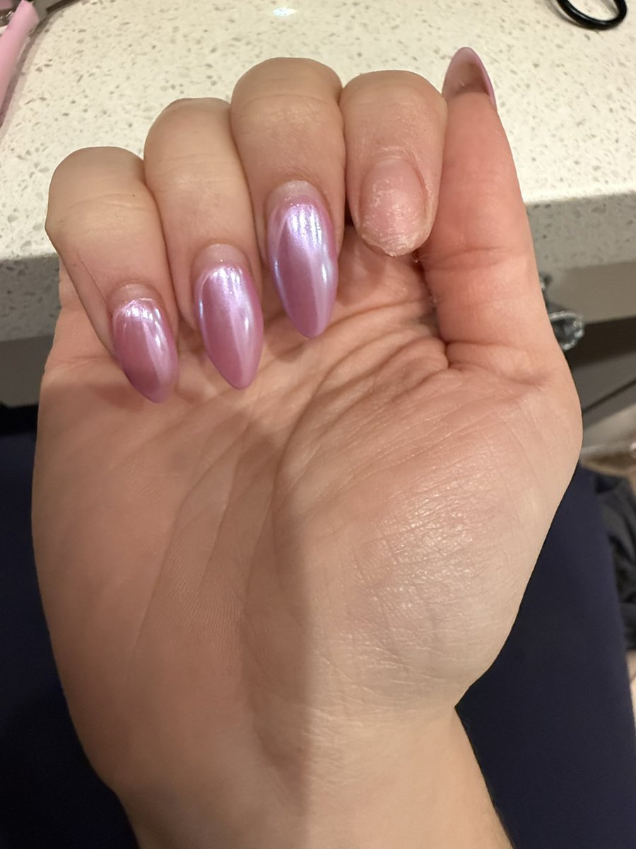 Julia🇨🇦 tweet media