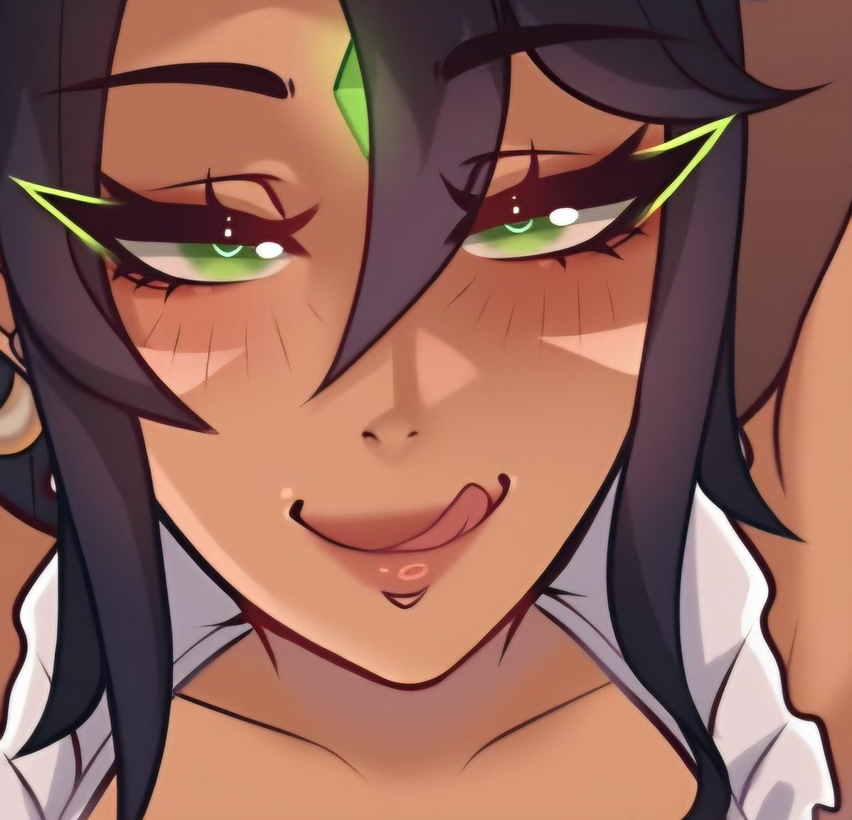LovingPredator's tweet photo. "Well, aren't you just the cutest thing?~"

Uh oh. She found you. https://t.co/YhecSjmkCi