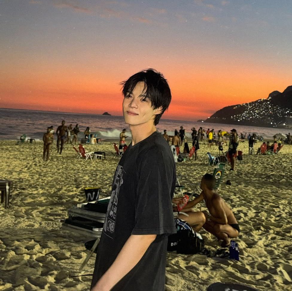 kidultsoonie's tweet photo. o sejun não veio pro Brasil, ele VIVEU o Brasil. Ontem ele fechou com chave de ouro, o tanto que ele se divertiu, dançou, se juntou com o pessoal, foi lindo lindo sério. Qje felicidade saber que ele se sentiu tão à vontade aqui https://t.co/Ts1J8Q7tDj