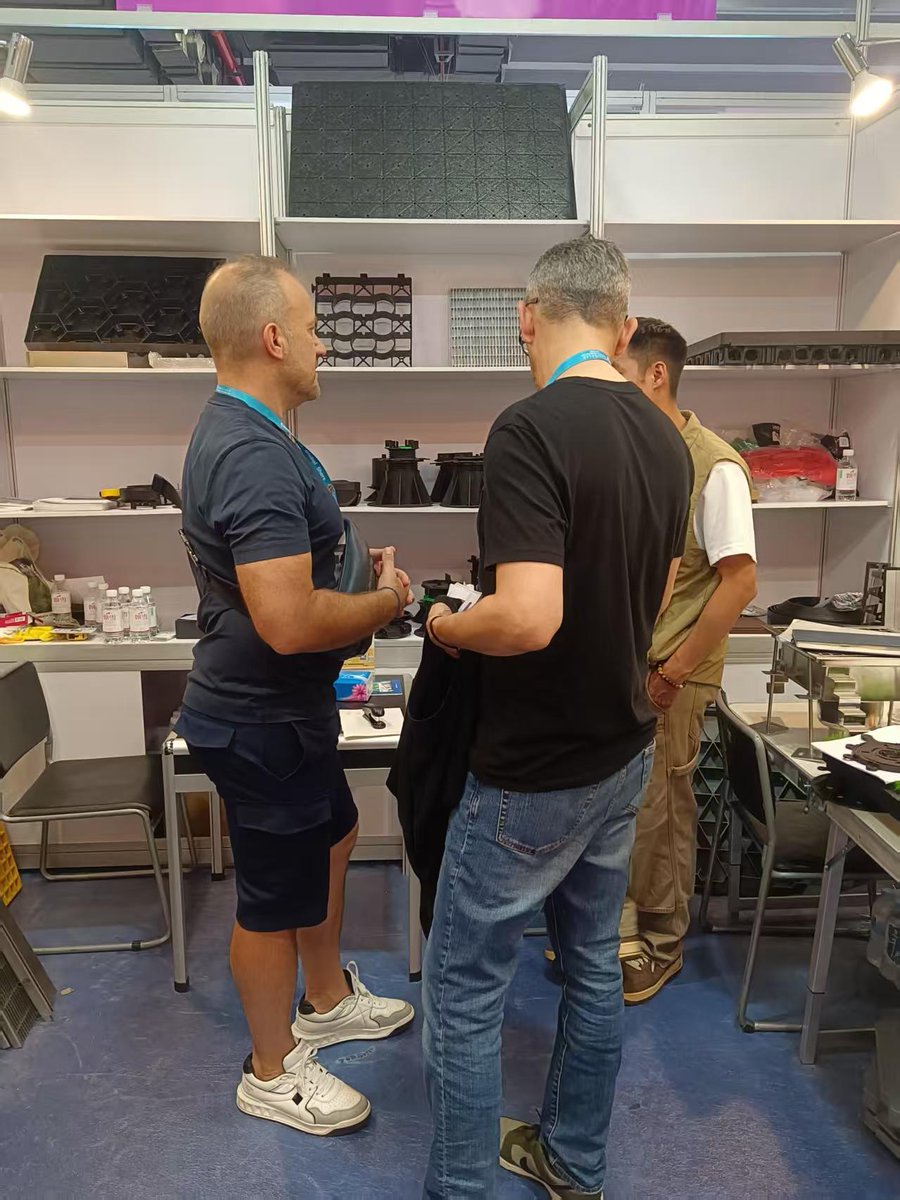 MoonbayP89911's tweet image. At @cantonfair , most conversations start with products.
Ours start with problems.
If your project involves:
• uneven surfaces
• drainage issues
• installation delays

Booth 11.2B27 — let’s fix it.
#Landscape #Construction #B2B #Moonbay #CantonFair