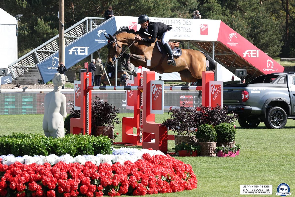HorsewebDe's tweet image. Die 5*-Tour in Fontainebleau - dort hat Hans-Dieter Dreher gleich Platzierungen gesammelt. Luxemburgs Victor Bettendorf erwischte mit Horacio du Gue einen Super-Auftakt. (Foto: J. Morel) #FONTAINEBLEAU #pferdesport #showjumping
horseweb.de/2026/04/24/csi…