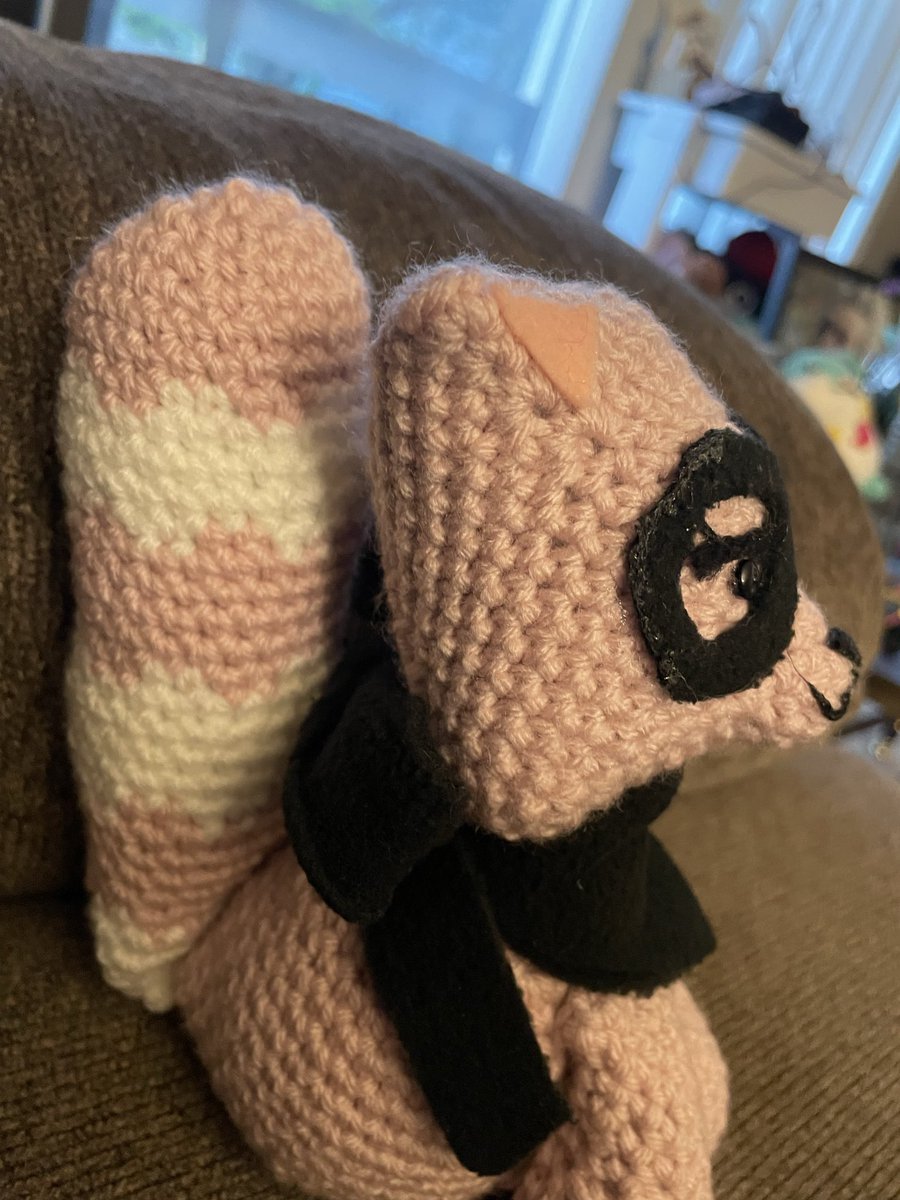 kaymar133's tweet image. Lockat! Fun fact, it’s actually a raccoon head on a cat body! #LockArt #Lam6ntus #Lamentus