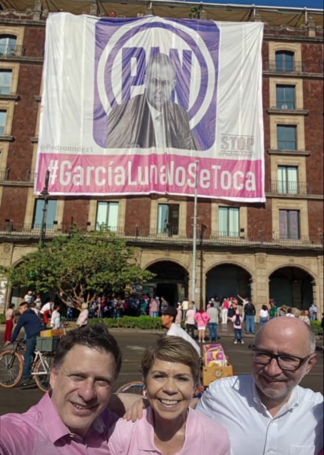 JamesBond4T25's tweet photo. No puede!...
@CiroGomezL defender lo indefendible ‼️‼️👇🏻👇🏻👇🏻
Lo hago también mierda!..
Hoy le toca al @AccionNacional y sus pendejos simpatizantes ‼️
La mayoría me bloqueó ‼️
Jajaja 😅😂🤣
Y no es #fotoshop 
Jajaja 😅😂🤣 
Esa mamada de los deresimios es la #OposicionMasPendeja https://t.co/E8KVUhShfX