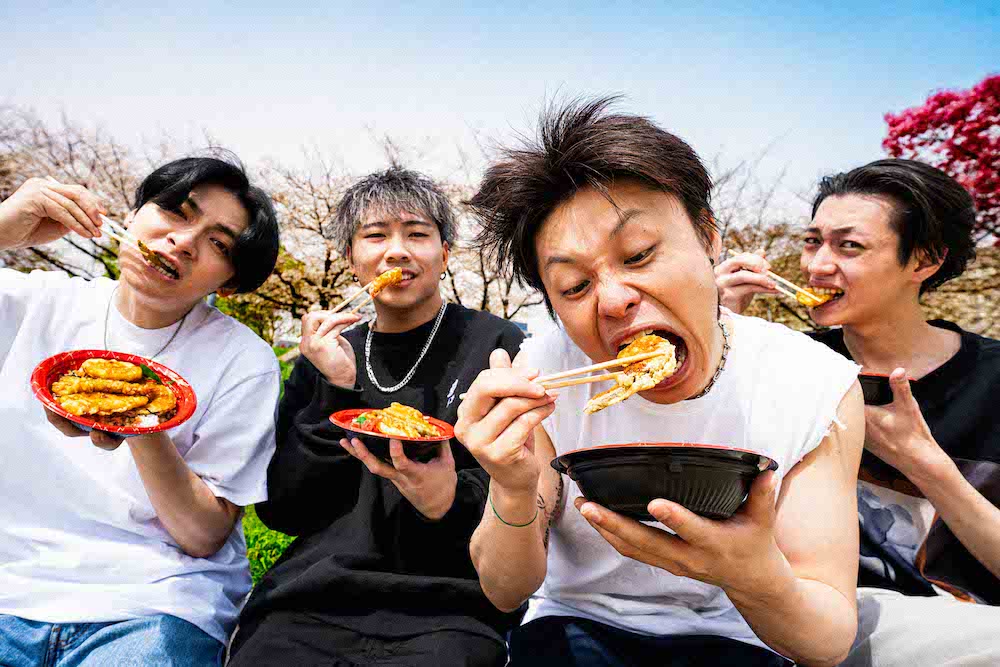 UK_PROJECT's tweet photo. ⋰

からあげ弁当
Radio📻

⋱

本日4/24(金) 21:30-21:55📡
FM栃木（76.4FM）RADIO BERRY
「Slipstream」
全員で出演します🙌

▼radiko
https://t.co/o1guWG8jGm

ぜひお聴きください💁‍♀️

@Slipstream_4R 
#からあげ弁当
@atuatu_karagee https://t.co/AELcT8gDpz