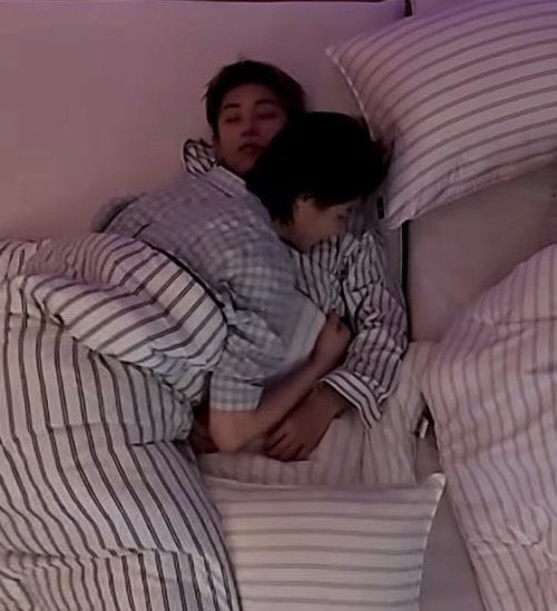 𝐢𝐫𝐢𝐬 tweet media