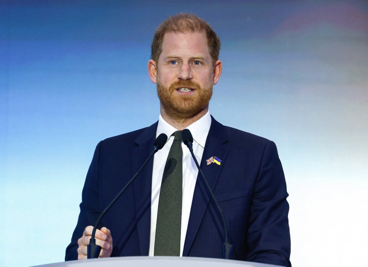 ZandiSussex's tweet image. I don’t know who needs to hear this but Harry is a private citizen. He can go where he wants and speak on what he wants. You can’t call him a royal only when it suits you to silence him.

#GoodKingHarry 
#PrinceHarryInUkraine 
#PrinceHarry